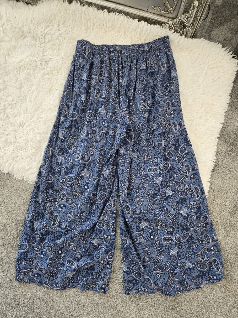Torrid High-Rise Pull-On Wide-Leg Pant. Amy paisley blue horizon. Size 2X. - Picture 7 of 11